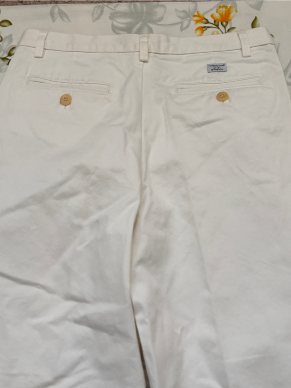 Vineyard Vines Size 12 White Pants - Picture 6 of 9